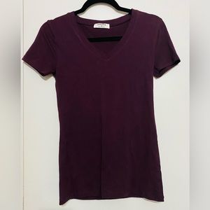 NWOT Zenana Fitted V-Neck Tee Small